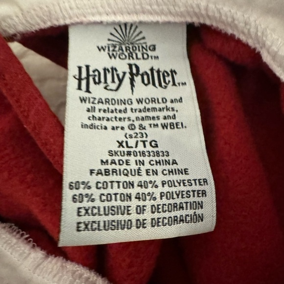 Wizarding World Harry Potter Gryffindor crewneck sweatshirt. Size XL - Picture 7 of 9